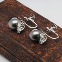 Unknown 18k White Gold “Mikimoto” Tahitian Pearl & Diamond Earrings -Mode Bijouterie Magasin P6051295 master