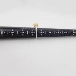 Unknown GIA Fancy Vivid Yellow Radiant And White Diamond Three Stone Ring 15 Unknown GIA Fancy Vivid Yellow Radiant And White Diamond Three Stone Ring -Mode Bijouterie Magasin PSX 20230329 060323 master