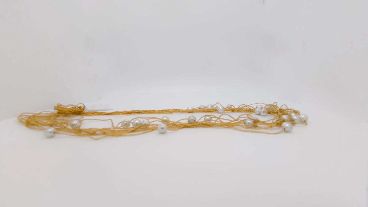 Unknown White Akoya Round Pearl Necklace In 18k Yellow Gold 6 Unknown White Akoya Round Pearl Necklace In 18k Yellow Gold – Image 4