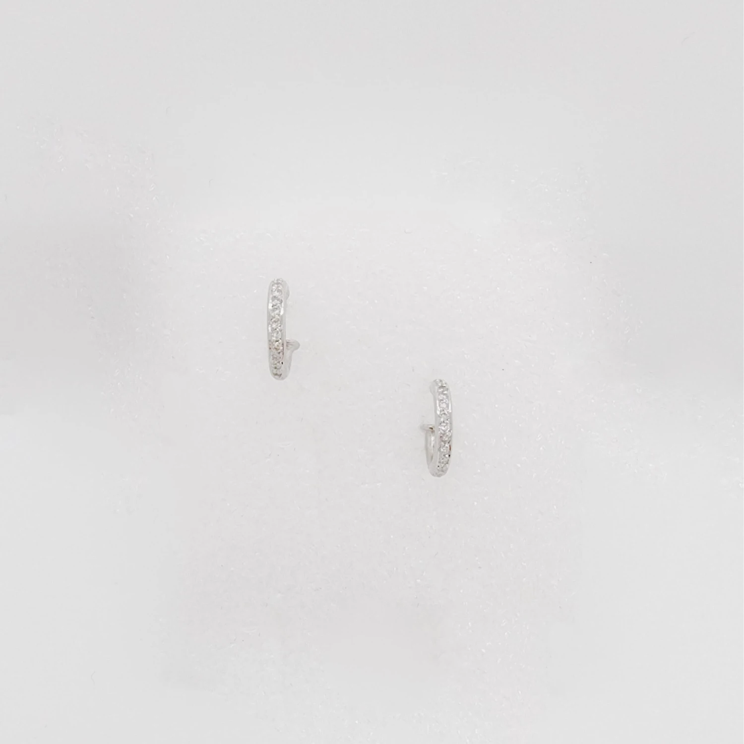 Unknown White Diamond Chandelier Earrings In 18k White Gold 12 Unknown White Diamond Chandelier Earrings In 18k White Gold – Image 10