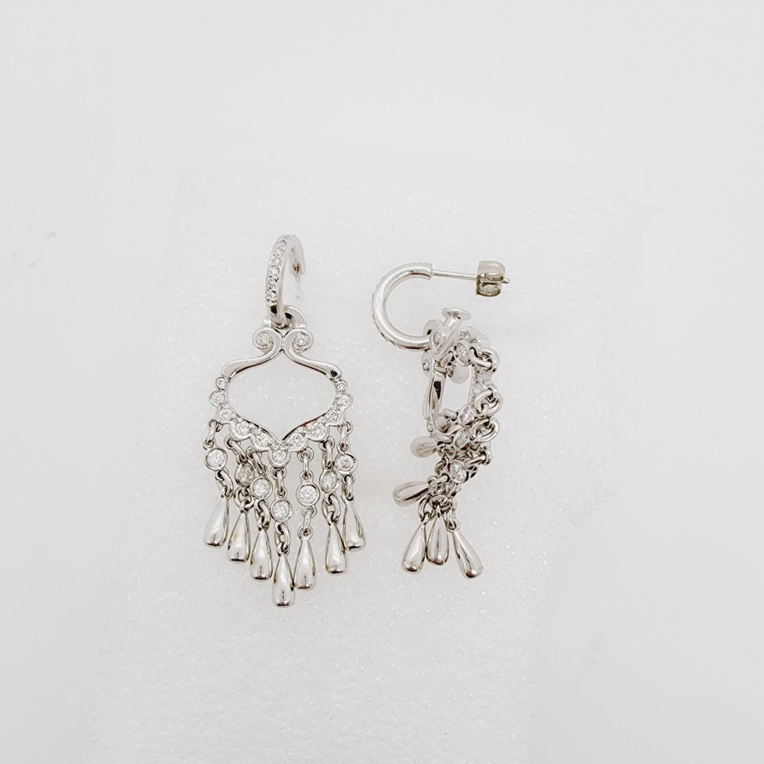 Unknown White Diamond Chandelier Earrings In 18k White Gold 11 Unknown White Diamond Chandelier Earrings In 18k White Gold – Image 9