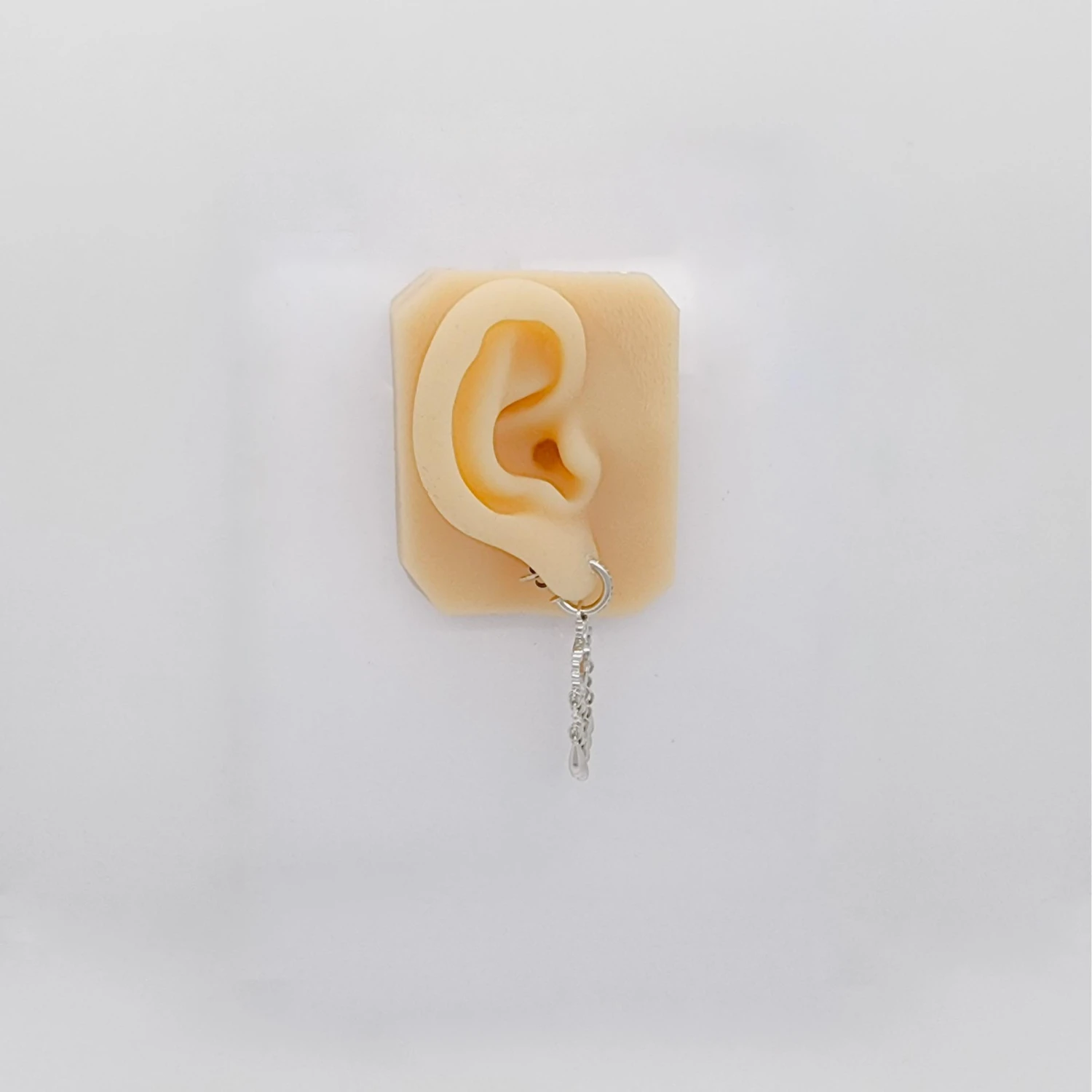 Unknown White Diamond Chandelier Earrings In 18k White Gold 6 Unknown White Diamond Chandelier Earrings In 18k White Gold – Image 4