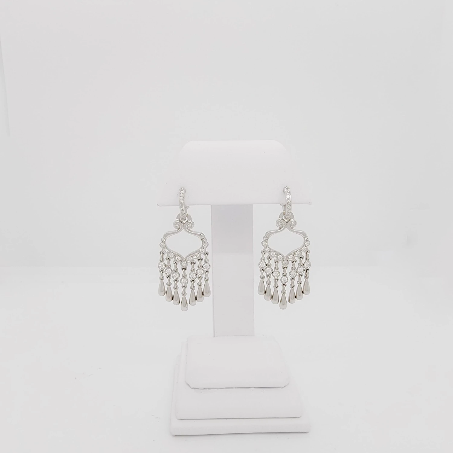 Unknown White Diamond Chandelier Earrings In 18k White Gold 4 Unknown White Diamond Chandelier Earrings In 18k White Gold – Image 2