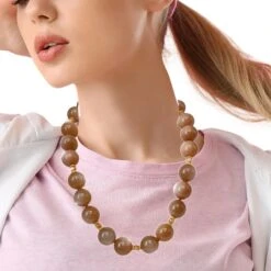Peach Moonstone Beaded Necklace With Yellow Gold Clasp 17 Peach Moonstone Beaded Necklace With Yellow Gold Clasp -Mode Bijouterie Magasin Peach moonstonenck 1 master