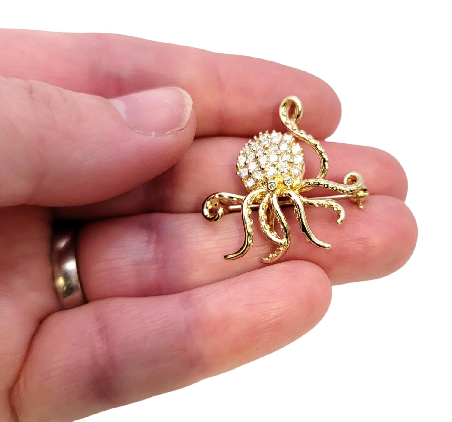 Unknown Delightful 14 Karat Polished Yellow Gold Octopus Brooch / Pendant With Diamonds 12 Unknown Delightful 14 Karat Polished Yellow Gold Octopus Brooch / Pendant With Diamonds – Image 10