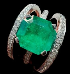 Unknown Emerald Cocktail Ring 18 Carat White Gold Diamonds 25 Unknown Emerald Cocktail Ring 18 Carat White Gold Diamonds -Mode Bijouterie Magasin PhotoRoom 20230601 201524 master