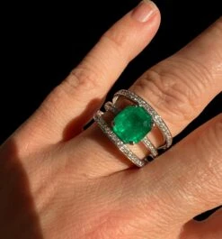 Unknown Emerald Cocktail Ring 18 Carat White Gold Diamonds 24 Unknown Emerald Cocktail Ring 18 Carat White Gold Diamonds -Mode Bijouterie Magasin PhotoRoom 20230601 201647 master