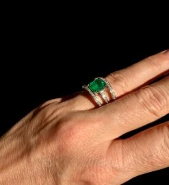 Unknown Emerald Cocktail Ring 18 Carat White Gold Diamonds 23 Unknown Emerald Cocktail Ring 18 Carat White Gold Diamonds -Mode Bijouterie Magasin PhotoRoom 20230601 201708 master