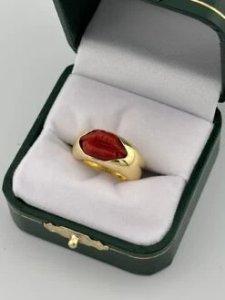 Hand Carved Italian Coral Lips 18Karat Gold Dome Ring -Mode Bijouterie Magasin Photo Jun 18 2023 10 12 16 AM master