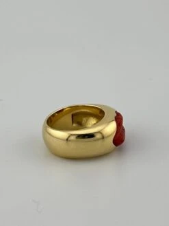 Hand Carved Italian Coral Lips 18Karat Gold Dome Ring -Mode Bijouterie Magasin Photo Jun 18 2023 10 17 33 AM master