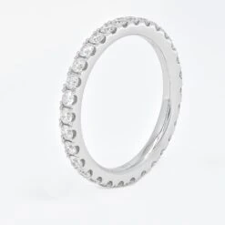 Timeless Brilliance: 1.11 Carat Diamond Eternity Ring In 18 Karat White Gold -Mode Bijouterie Magasin R078130 07 master