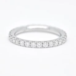 Timeless Brilliance: 1.11 Carat Diamond Eternity Ring In 18 Karat White Gold -Mode Bijouterie Magasin R078130 09 master