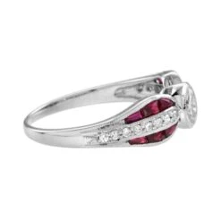 Unknown Diamond And Ruby Art Deco Style Solitaire Ring In 18K White Gold -Mode Bijouterie Magasin R2642 DO SD R9 3 master