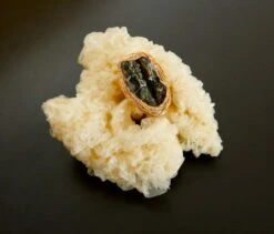 Black Smoke Quartz In 14 Karat Gold F Cocktail Statement Ring By The Artist -Mode Bijouterie Magasin Ripley sheilawestera statementring smokequartz ring sponge master