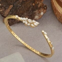 1.30 Carat Diamond Open Adjustable Bangle Bracelet 18 Karat Yellow Gold Jewelry 10 1.30 Carat Diamond Open Adjustable Bangle Bracelet 18 Karat Yellow Gold Jewelry -Mode Bijouterie Magasin SEB 6136 30 master