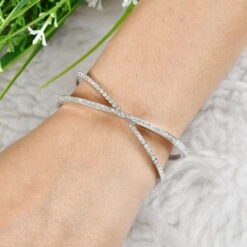 SI/HI Princess Round Diamond Criss Cross Bangle Bracelet 14 Karat White Gold -Mode Bijouterie Magasin SJEB 3026 3 master