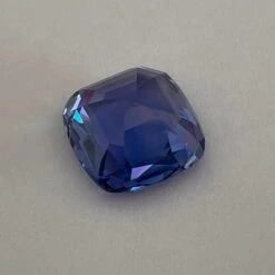 Unknown Sapphire Blue-Violet, 7.02ct, No Heat, Madagascar -Mode Bijouterie Magasin Sapphire violet blue 7 02ct back master