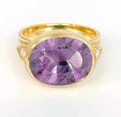 Unheated Lavender Purple Spinel 3.91 Carats, Loose Gemstone For Ring Or Pendant -Mode Bijouterie Magasin Spinel set with yuri style ring master