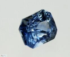 Unknown Certified Unheated Blue Sapphire, Sri Lanka 2.06 Carat 26 Unknown Certified Unheated Blue Sapphire, Sri Lanka 2.06 Carat -Mode Bijouterie Magasin VideoCapture 20230613 170020 master