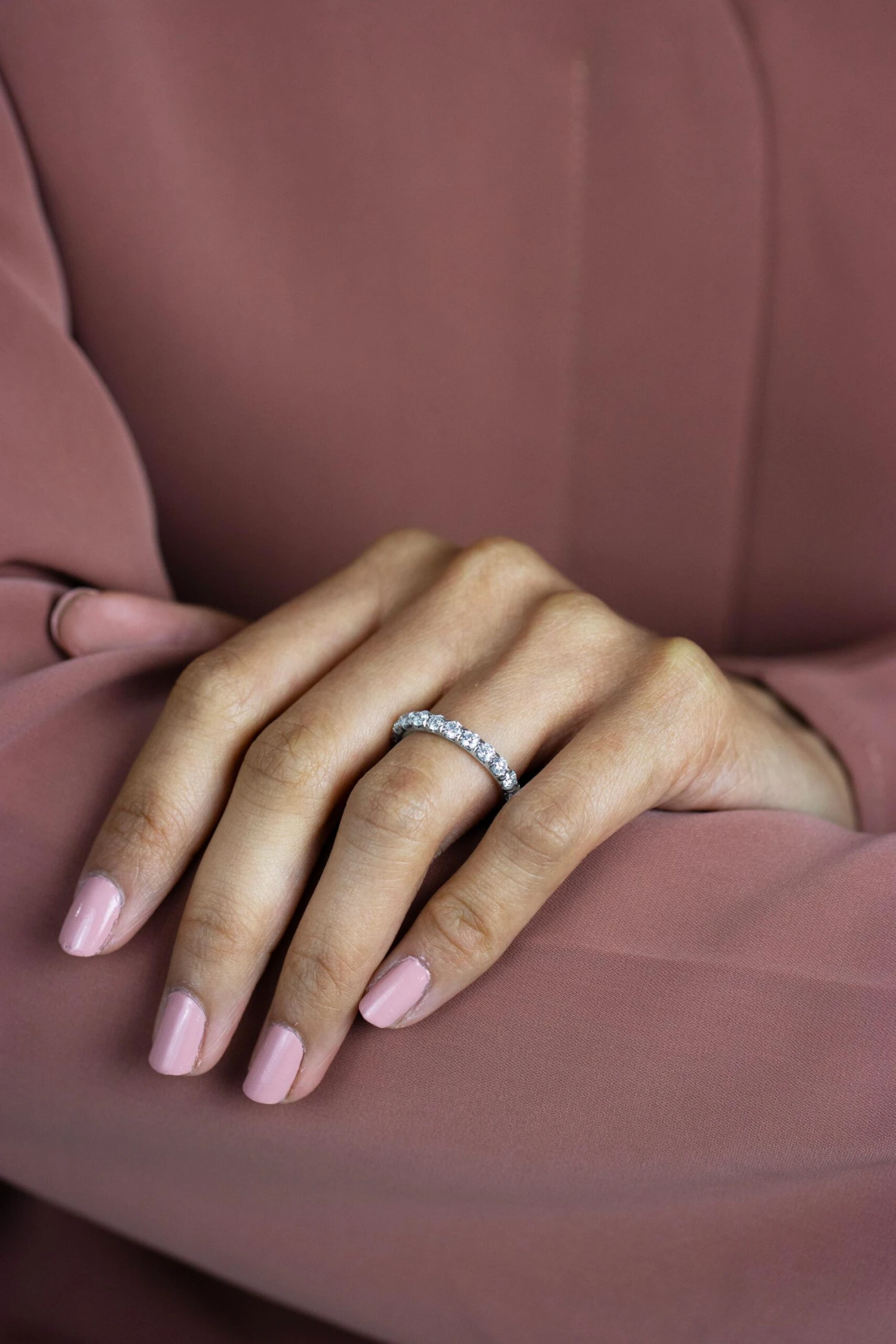 Roman Malakov 1.94 Carats Total Brilliant Round Diamond Eternity Wedding Band 7 Roman Malakov 1.94 Carats Total Brilliant Round Diamond Eternity Wedding Band – Image 5