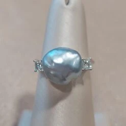 Gilin 18k White Gold Diamond Ring With Silvery Keshi Pearl 9 Gilin 18k White Gold Diamond Ring With Silvery Keshi Pearl -Mode Bijouterie Magasin WhatsApp Image 2023 06 08 at 17 30 45 master