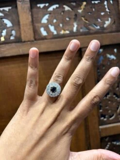 Unknown Round Brilliant Blue Sapphire And Diamond Ring In 18K Yellow And White Gold -Mode Bijouterie Magasin WhatsApp Image 2023 06 23 at 13 05 53 master