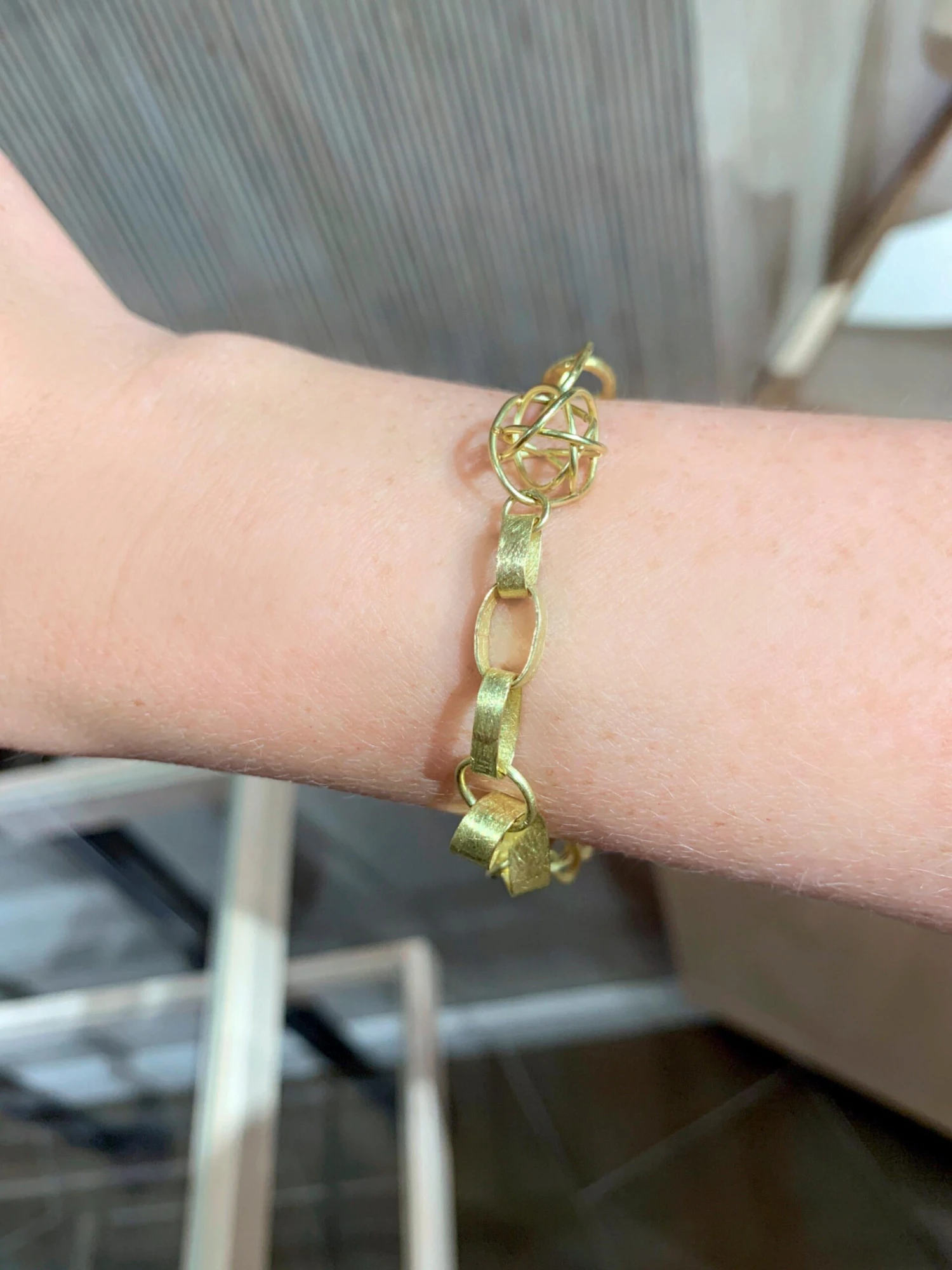 Petra Class Heavy Mixed Chain Link Elements 22k Yellow Gold Bracelet, 2023 5 Petra Class Heavy Mixed Chain Link Elements 22k Yellow Gold Bracelet, 2023 – Image 3