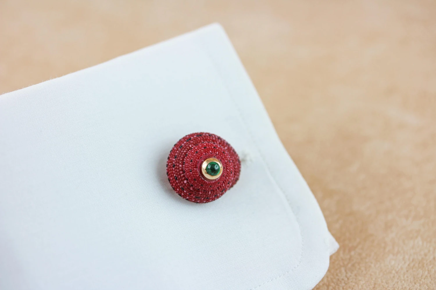 14 Karat Rose Gold Emeralds Red Shell Carnelian Cufflinks 6 14 Karat Rose Gold Emeralds Red Shell Carnelian Cufflinks – Image 4