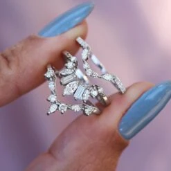 Unknown Chevron Diamond V Wedding Band 'Iceland' -Mode Bijouterie Magasin diamondUshapewhitegoldNestingringStephanie1 AllyArtdeconestingring hermes whitegold ce3233a6 389b 4163 aff1 dceff062bcfd master