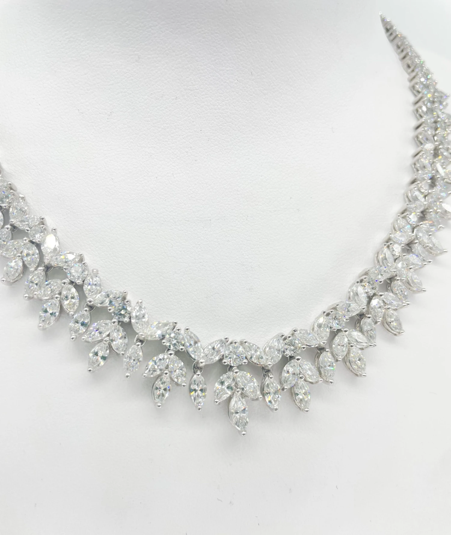 Unknown 33ct Diamond Wreath Platinum Necklace 7 Unknown 33ct Diamond Wreath Platinum Necklace – Image 5