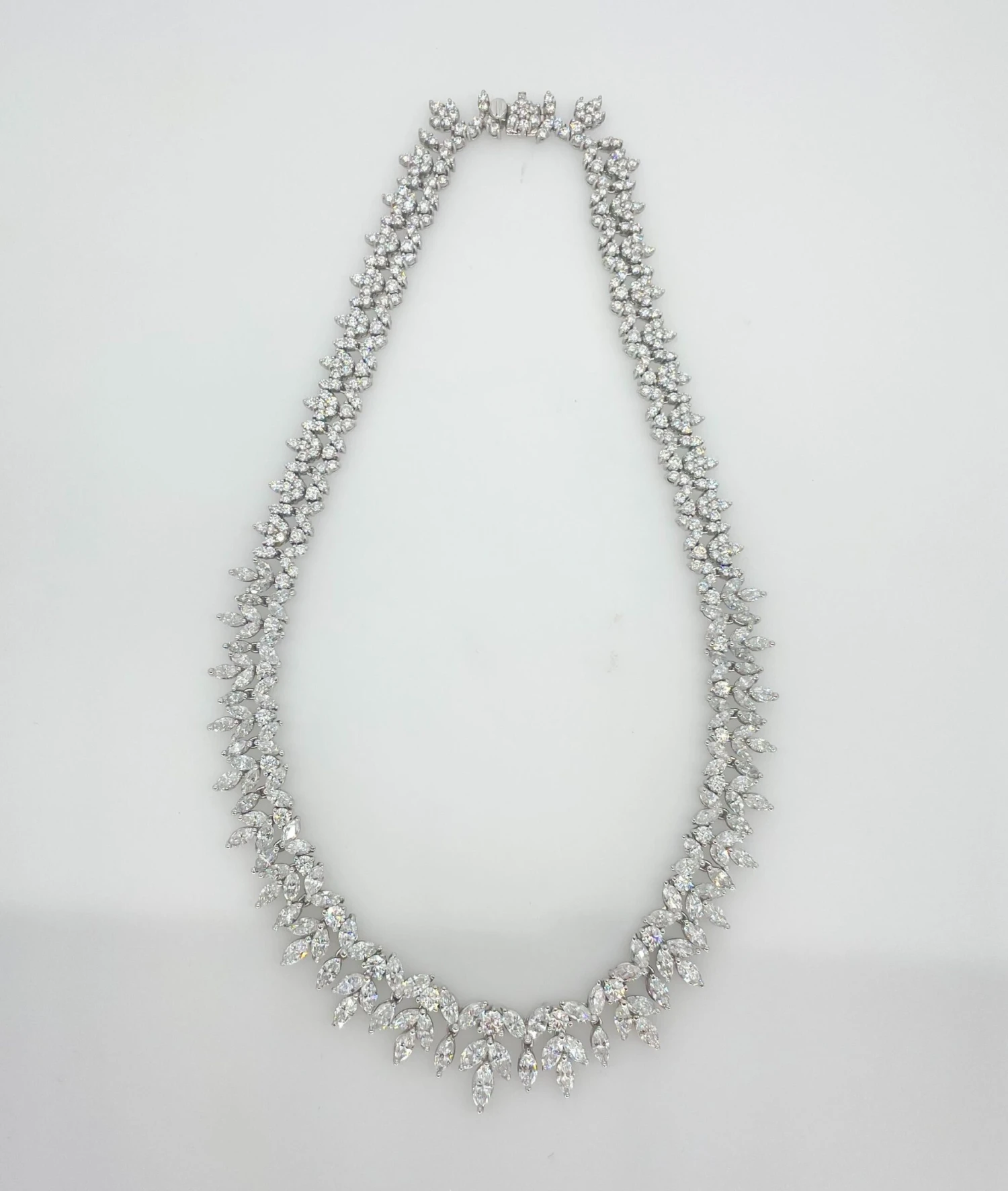 Unknown 33ct Diamond Wreath Platinum Necklace 8 Unknown 33ct Diamond Wreath Platinum Necklace – Image 6
