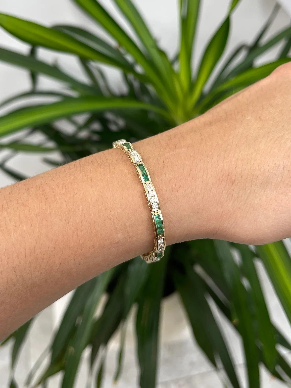 Unknown 3.51tcw 14K Natural Emerald-Emerald Cut & Diamond Unisex Solid Gold Bracelet 5 Unknown 3.51tcw 14K Natural Emerald-Emerald Cut & Diamond Unisex Solid Gold Bracelet – Image 3