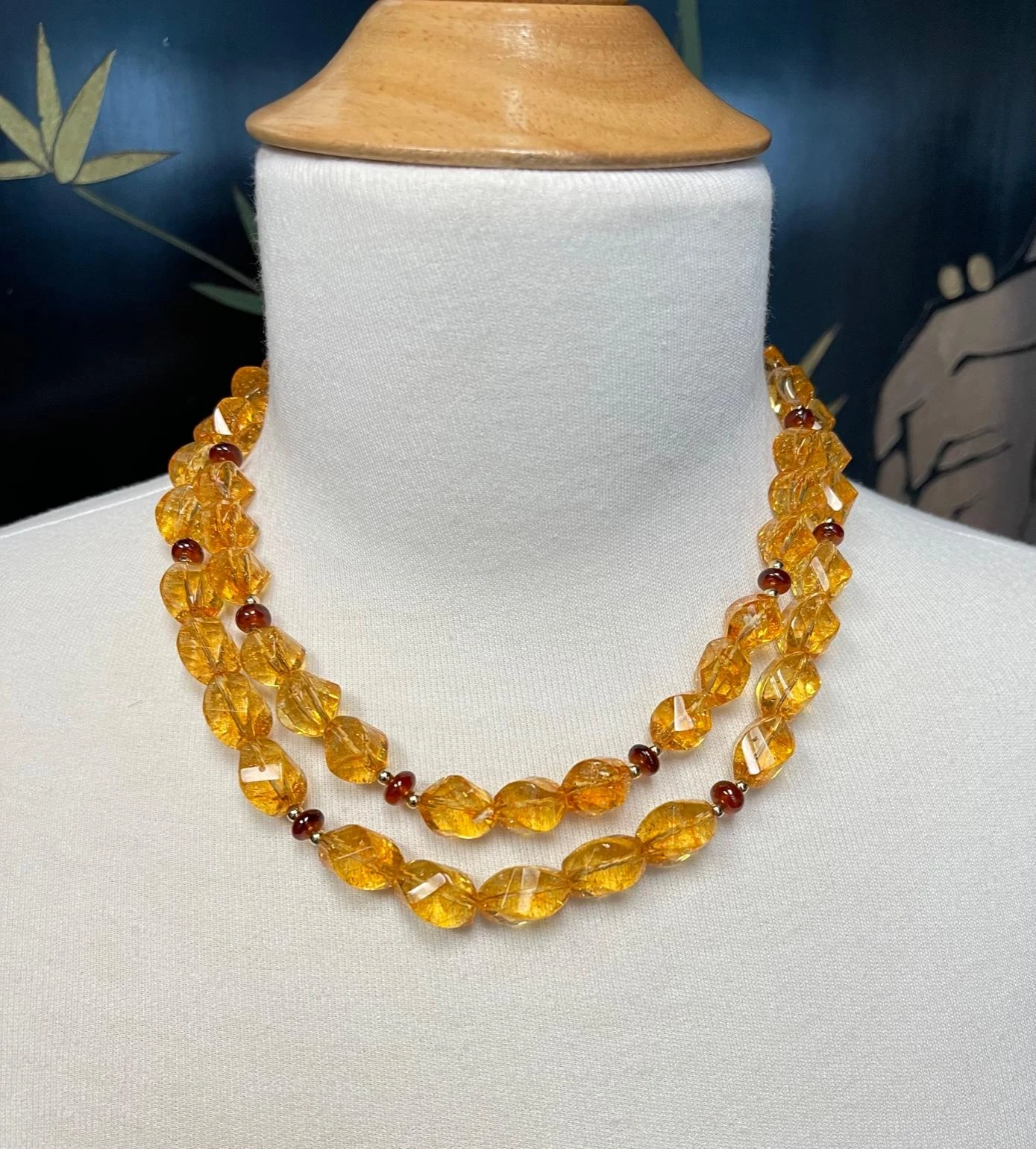 Faceted Citrine Nugget Beaded Necklace With Garnets And Yellow Gold 10 Faceted Citrine Nugget Beaded Necklace With Garnets And Yellow Gold – Image 8