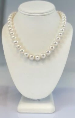 White Freshwater Pearl Necklace With Yellow Gold Clasp 17 White Freshwater Pearl Necklace With Yellow Gold Clasp -Mode Bijouterie Magasin image002 master