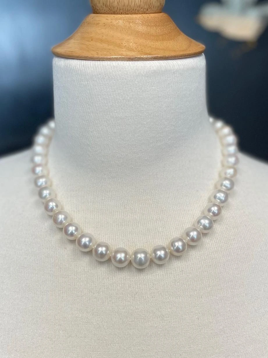 White Freshwater Pearl Necklace With Yellow Gold Clasp 10 White Freshwater Pearl Necklace With Yellow Gold Clasp – Image 8