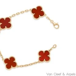 Van Cleef & Arpels Yellow Gold Carnelian Vintage Alhambra Bracelet VCARD35500 15 Van Cleef & Arpels Yellow Gold Carnelian Vintage Alhambra Bracelet VCARD35500 -Mode Bijouterie Magasin image master 30