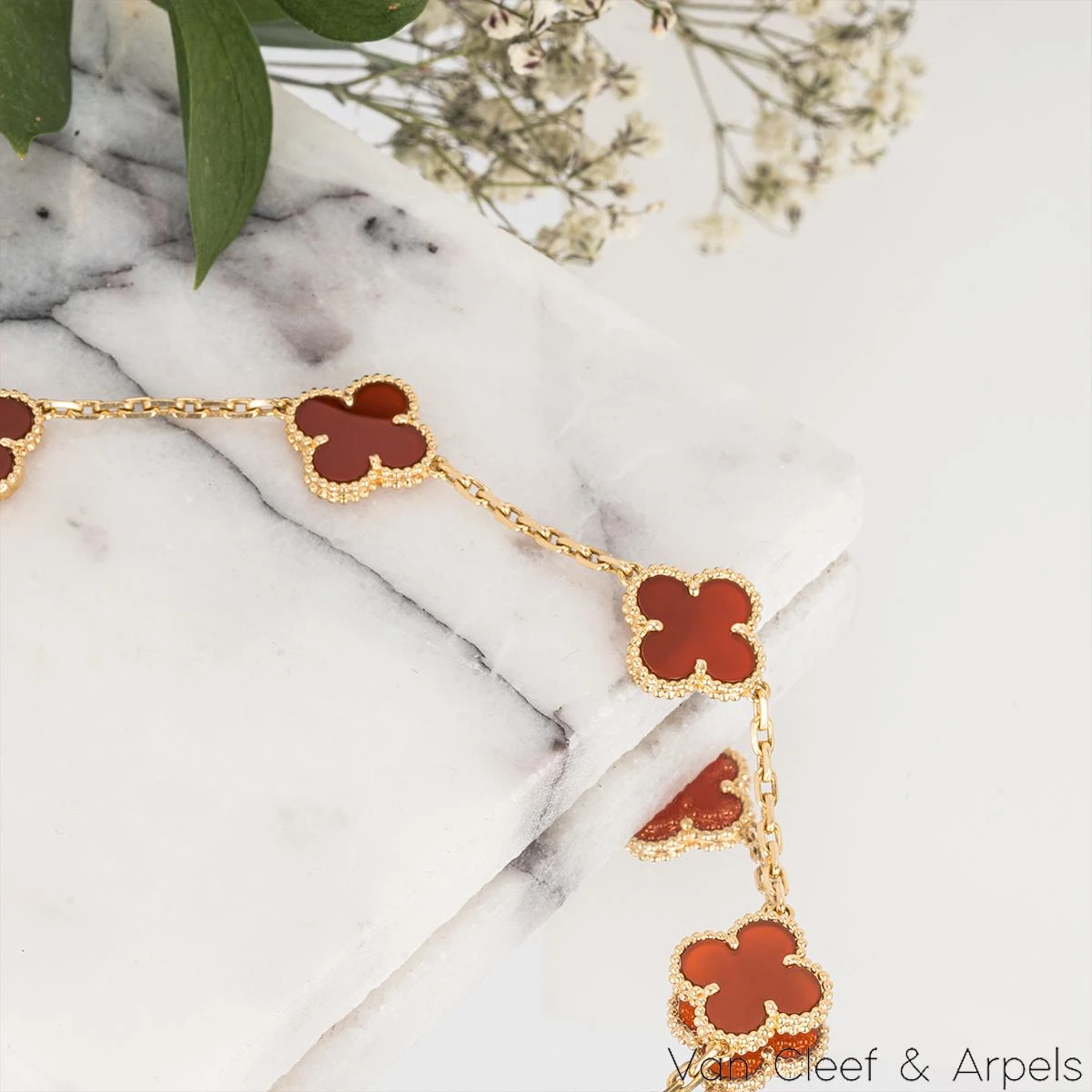Van Cleef & Arpels Yellow Gold Carnelian Vintage Alhambra Bracelet VCARD35500 11 Van Cleef & Arpels Yellow Gold Carnelian Vintage Alhambra Bracelet VCARD35500 – Image 9