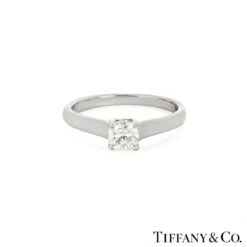 Tiffany & Co. Platinum Lucida Cut Diamond Ring 0.53 Carat H/VVS1 13 Tiffany & Co. Platinum Lucida Cut Diamond Ring 0.53 Carat H/VVS1 -Mode Bijouterie Magasin image master 4