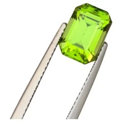 Unknown 3.30 Carat Apple Green Loose Peridot From Pakistan With Emerald Shape