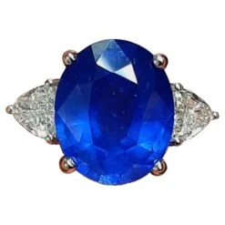 Victorian Era 6.74 Carat Sapphire Ring Three Stone Ring With Diamonds 18k Gold