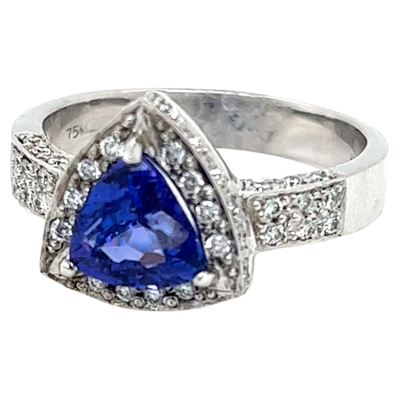 Unknown 2.1 Carat Trillion Cut Tanzanite And Diamond Ring In 18K White Gold 3 Unknown 2.1 Carat Trillion Cut Tanzanite And Diamond Ring In 18K White Gold