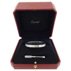 Cartier Love 4 Diamonds 18 Carat White Gold Bracelet 8 Cartier Love 4 Diamonds 18 Carat White Gold Bracelet -Mode Bijouterie Magasin j 19330012 1684417019571 bg processed