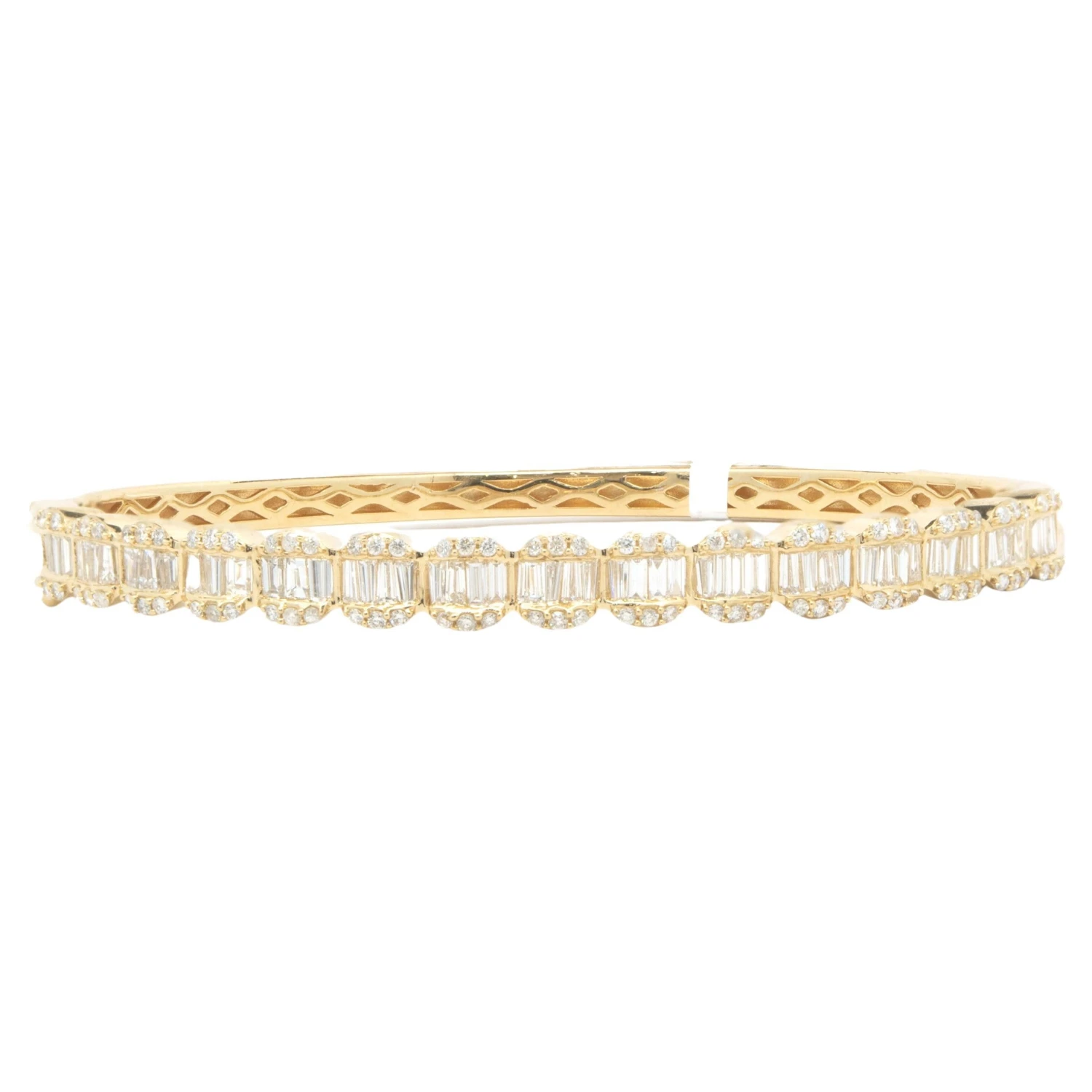 Unknown 18 Karat Yellow Gold Mosaic Set Diamond Oval Link Bangle Bracelet 3 Unknown 18 Karat Yellow Gold Mosaic Set Diamond Oval Link Bangle Bracelet