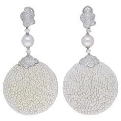 Unknown 18 Karat White Gold Diamond South Sea Pearl Stingray Chandelier Earrings
