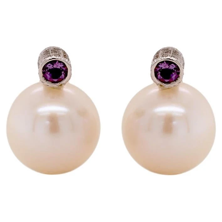 Fei Liu Amethyst And Pearl 18 Karat Gold Textured Stud Earrings 3 Fei Liu Amethyst And Pearl 18 Karat Gold Textured Stud Earrings