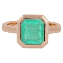 Colombian Emerald 2.68 Carat Ring 18Karat Yellow Gold