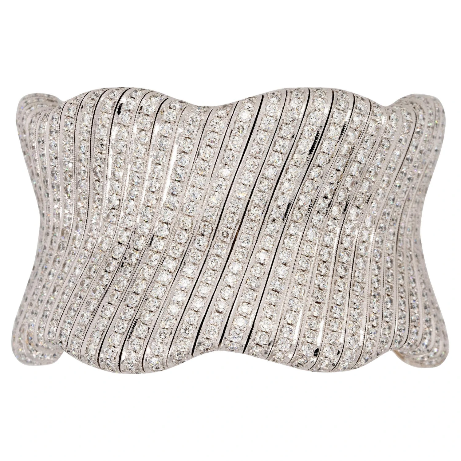 Unknown 30 Carat Round Cut Diamond Pave Wavy Bangle 3 Unknown 30 Carat Round Cut Diamond Pave Wavy Bangle