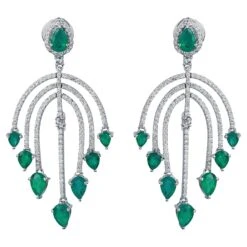 Unknown Emerald Dangle Earrings With Diamond In 18k Gold