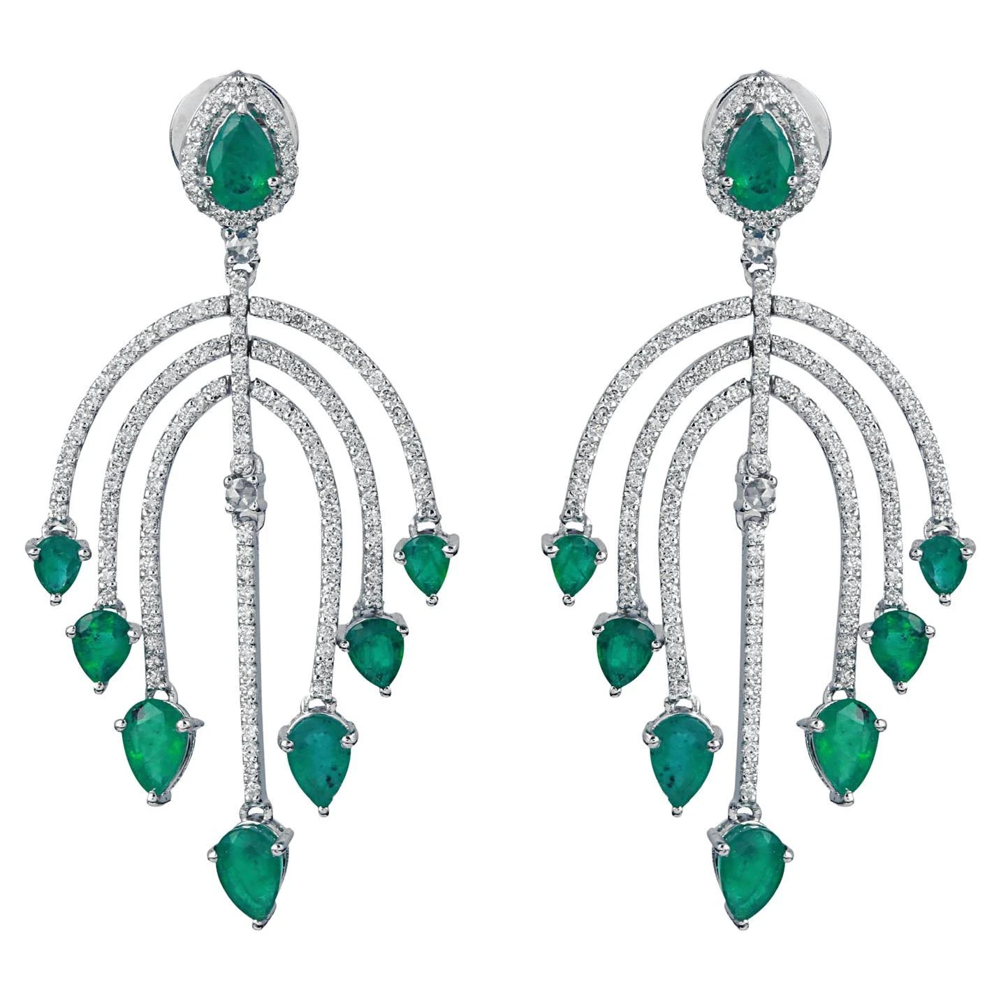 Unknown Emerald Dangle Earrings With Diamond In 18k Gold 3 Unknown Emerald Dangle Earrings With Diamond In 18k Gold