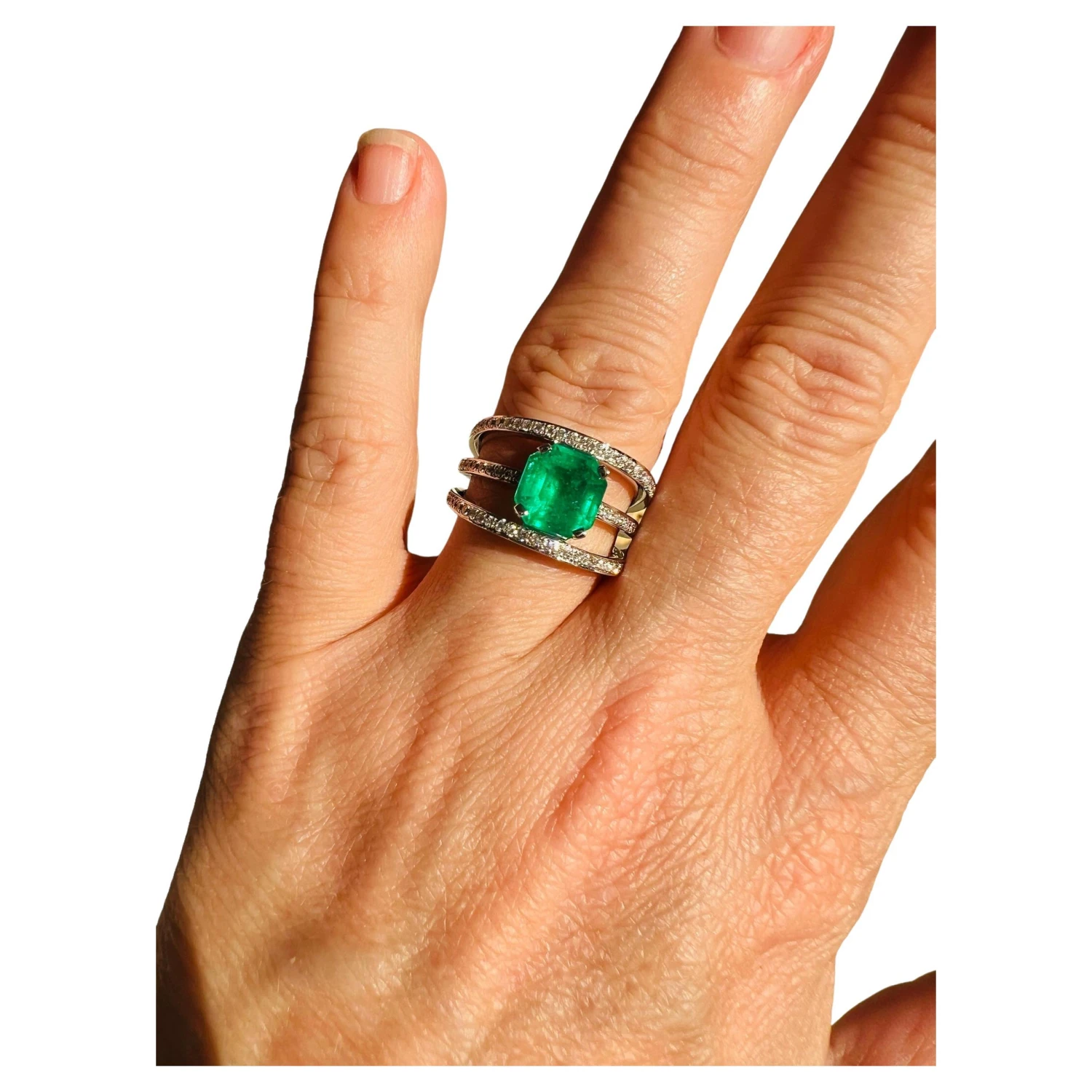 Unknown Emerald Cocktail Ring 18 Carat White Gold Diamonds 3 Unknown Emerald Cocktail Ring 18 Carat White Gold Diamonds